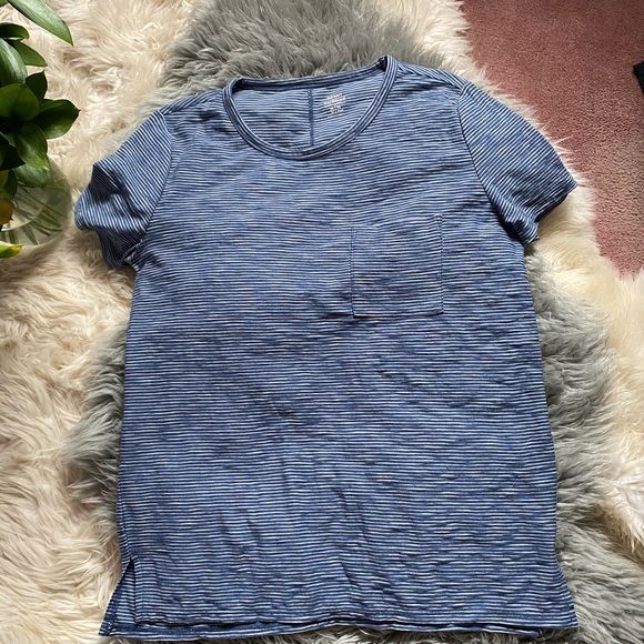 Old Navy Boyfriend Pocket Tee - Picture 4 of 7